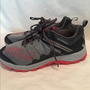 Fila all terrain hiker 5JW00246-262 sneaker, EUC